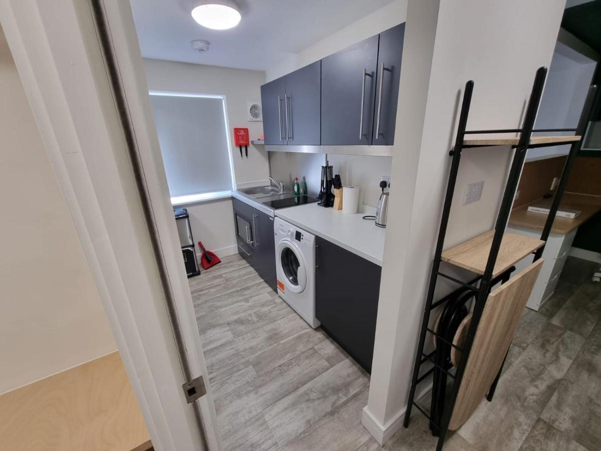 Hythe Retreats Apartment Колчестър Екстериор снимка