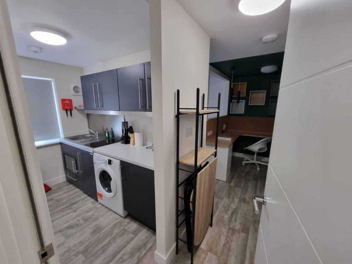 Hythe Retreats Apartment Колчестър Екстериор снимка